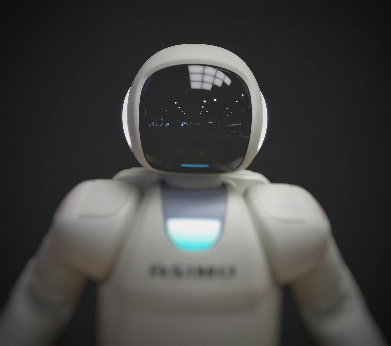 artificial intelligence robot.jpg